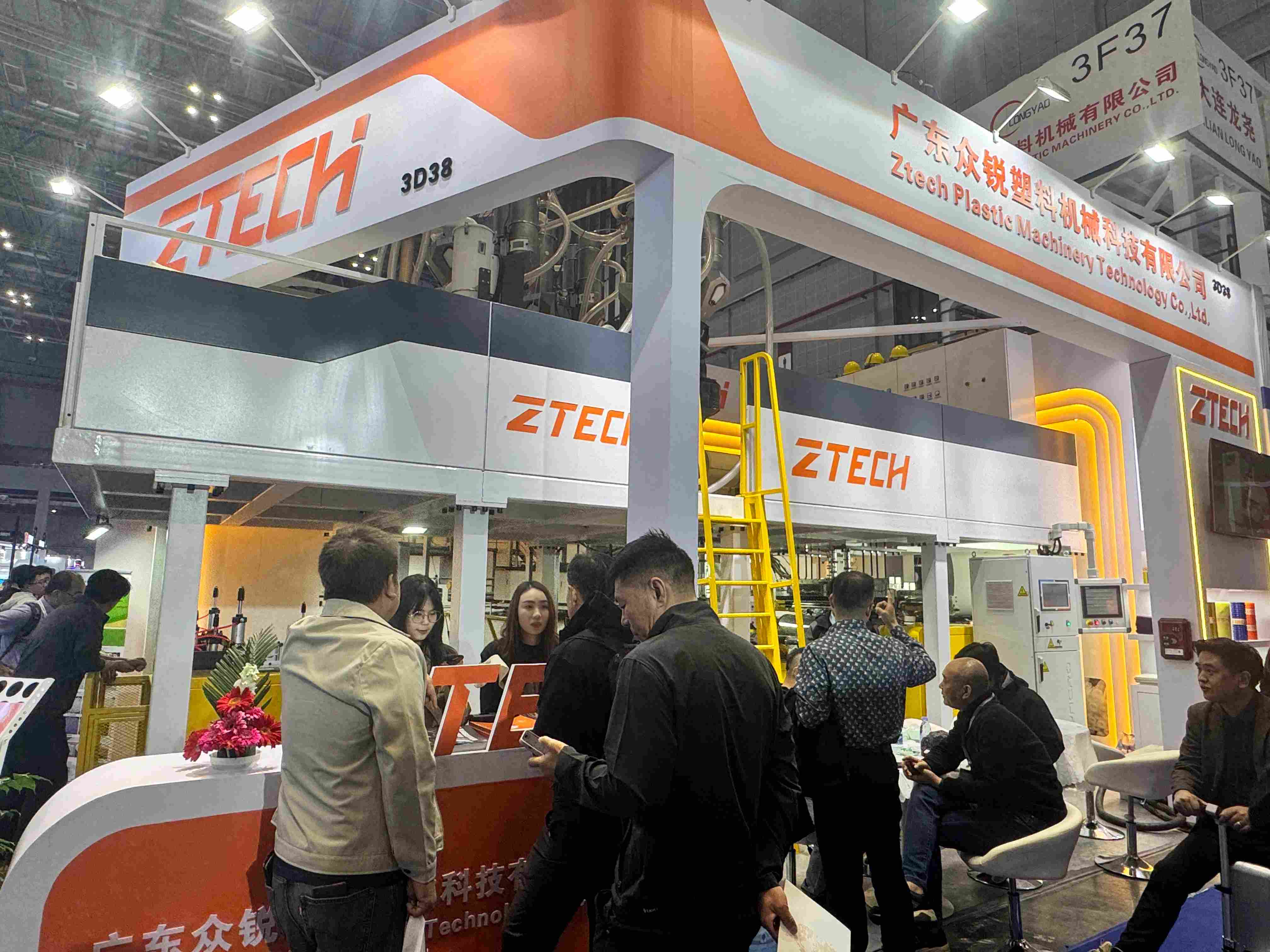 ZTECH在CHINAPLAS 2026国际橡塑展上对定制气泡膜切割机的好评如潮